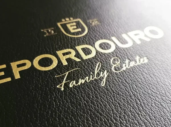 LEN17P Capa em Pele Reciclada Capa em pele sintética