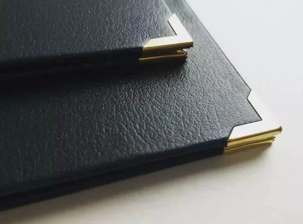 LEN17P Capa em Pele Reciclada Capa em pele sintética